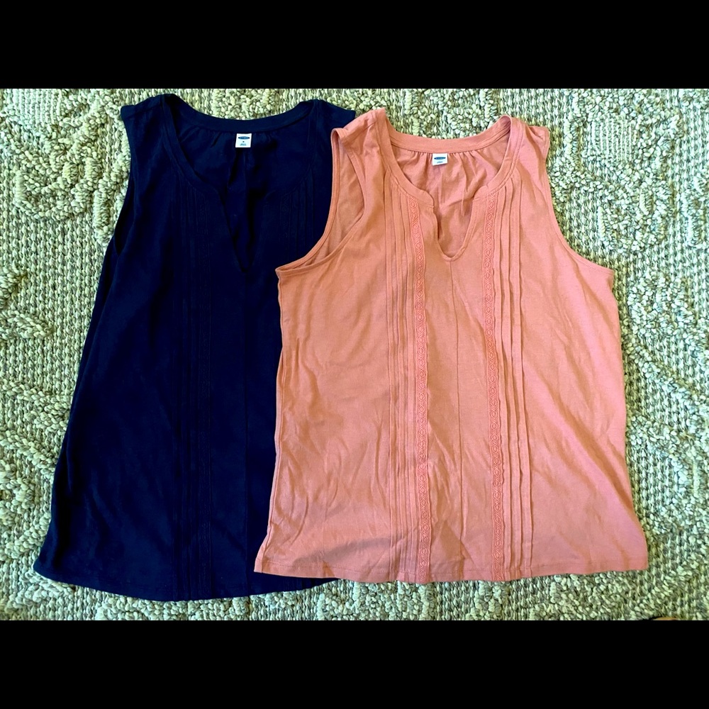 Old Navy sleeveless tops Size M